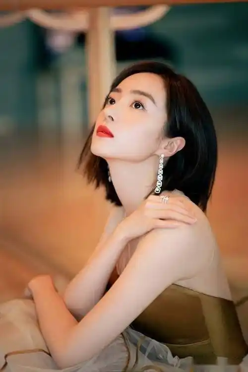 31岁胡冰卿的性感身材,一级棒的魅力让人无法抵挡!