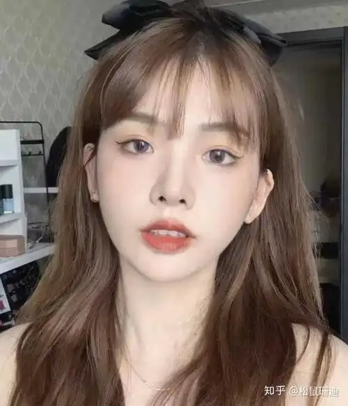 看起来乖乖的女生染什么颜色的头发好看呢? - 知乎