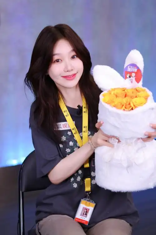 做一个情绪稳定的人类,才怪!《#星同事#》@徐梦洁专访明天上线!