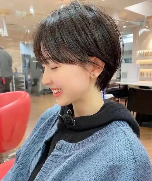 中性日系短发乖巧也帅气