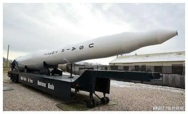 在美国试射民兵3洲际弹道导弹之前,美国海军在6月19日进行了三叉戟iid