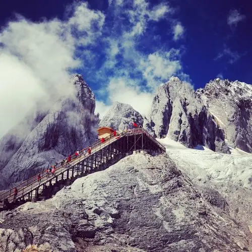 玉龙雪山最高峰