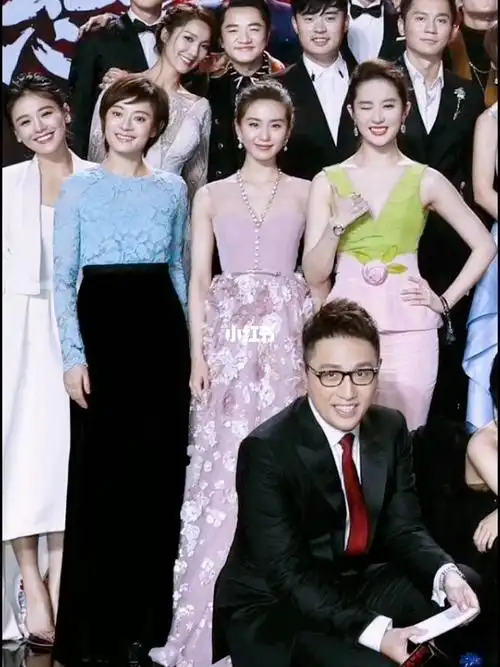 这场芭莎慈善晚会 #刘亦菲  出了好多神图