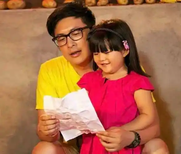 王岳伦透露李湘近况:不会英语,一个人在伦敦坐地铁,陪女儿_王诗龄