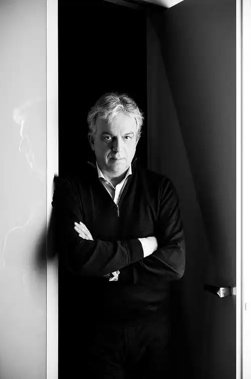 祝贺意大利著名建筑设计大师marco piva成为必美地板幸福家形象代言人