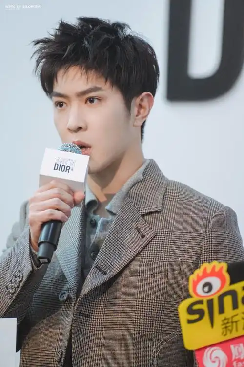 马伯骞超话#骞言千语#383837373635 上海《迪奥与艺术》