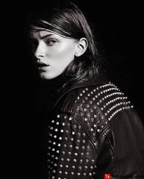 henrikadamsen黑白经典人像