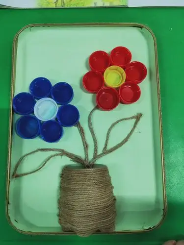 亚迪幼儿大二班——亲子手工制作【环保废物利用】