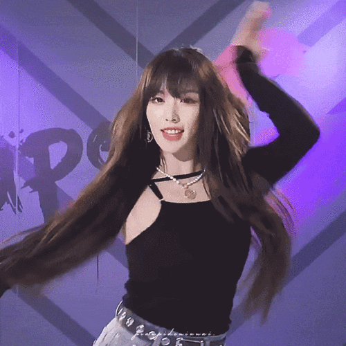 她竟然随身带着11条珍珠项链……_孔雪儿