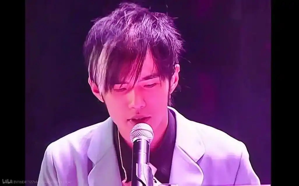 白毛伦,紫毛伦,还有09年以后的唠嗑都是我那并不璀璨的青春里 - 抖音