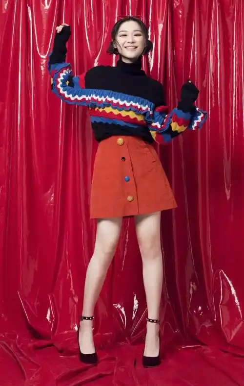 金靖的身材有多好?看完这些我终于懂了_表演_事情_杂志