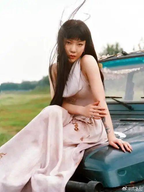 吴莫愁《化作风去远方》mv终于即将跟大家见面了,先来一波全新写真