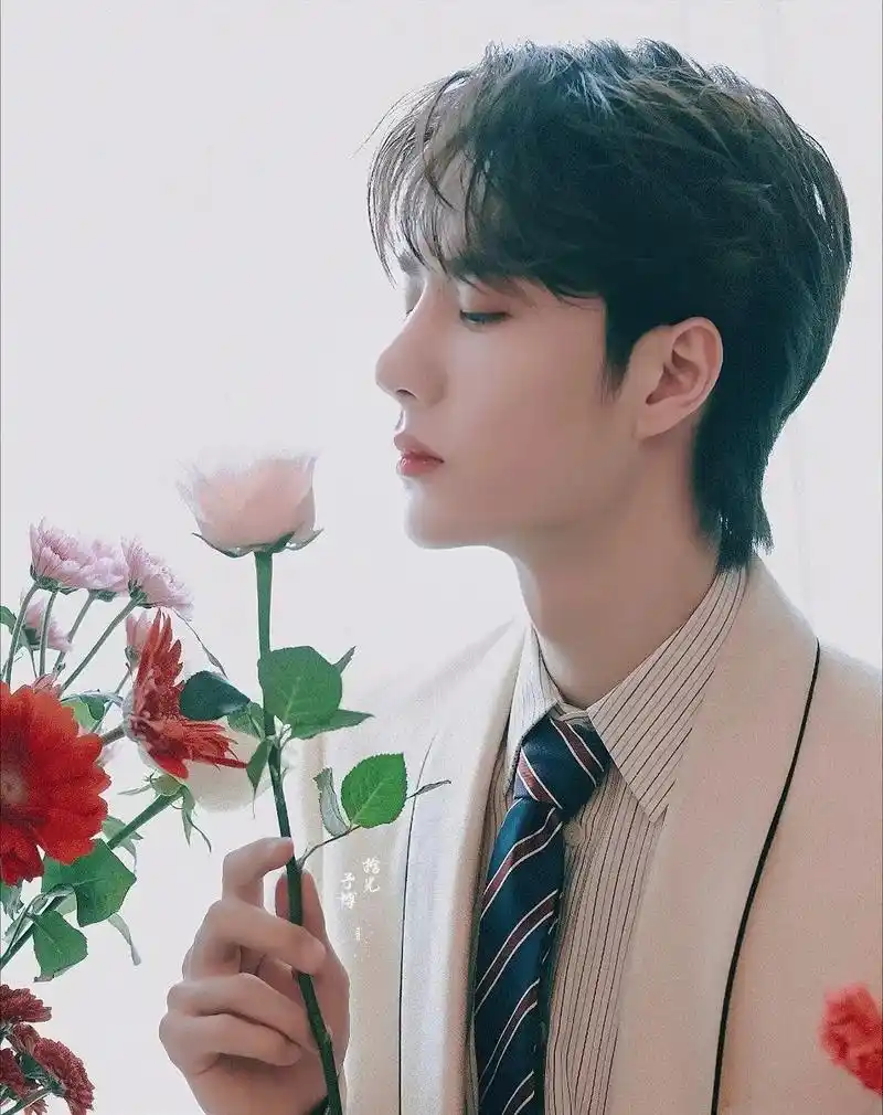 分享王耶啵的氛围感头像~ 嘎嘎喜欢06 #王一博 #氛围感  - 抖音