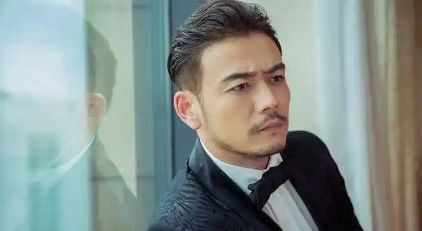 原创从无名小卒到顶级再到万人嫌弃杨烁是怎么把前途作没的