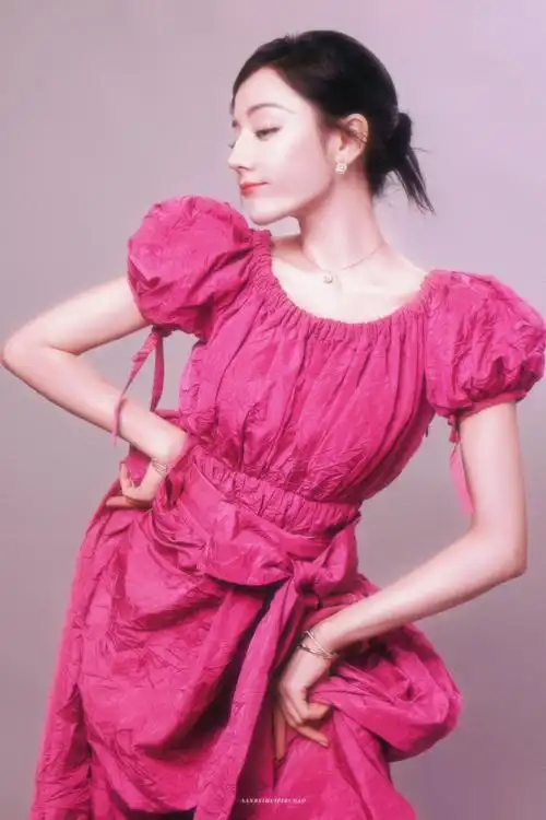 是最浪漫的玫红色9620231109上海artn dior展览 出发图#迪丽热巴