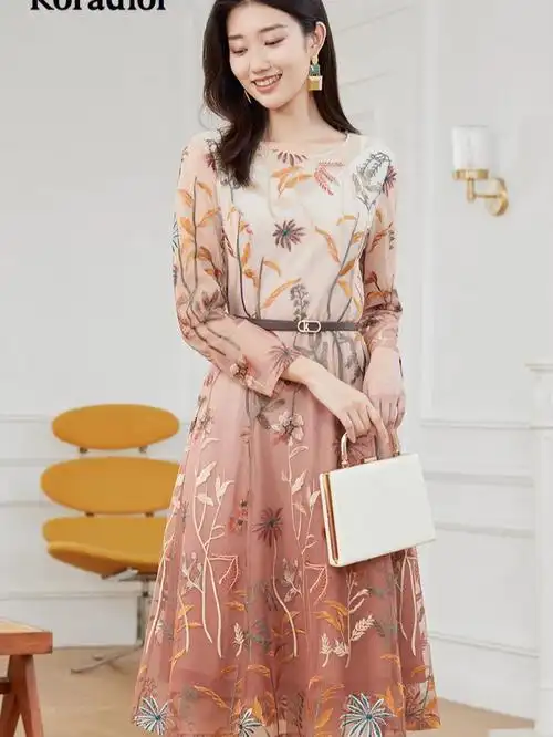 菊芋金银蕾丝连衣裙koradior