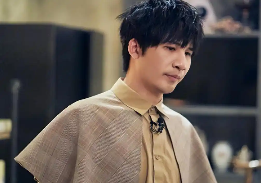 娱乐圈又有新孩子?网曝男星大张伟在美国有两娃,已经十几岁了