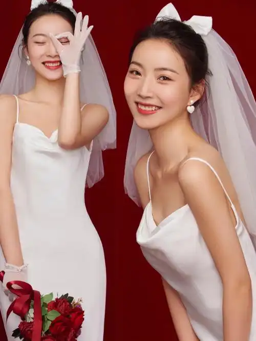 我拍了4套不同风格的婚纱照风格浪漫又甜美