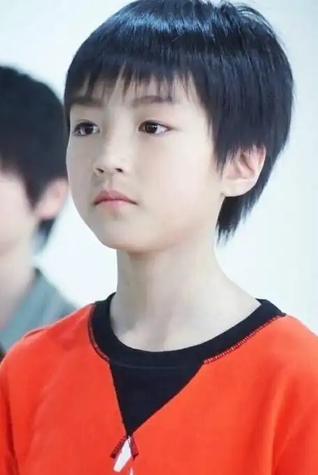 gifgifgifgifgifgifgifgifgifgifgifgifgif风雨里像大人,阳光下像小孩