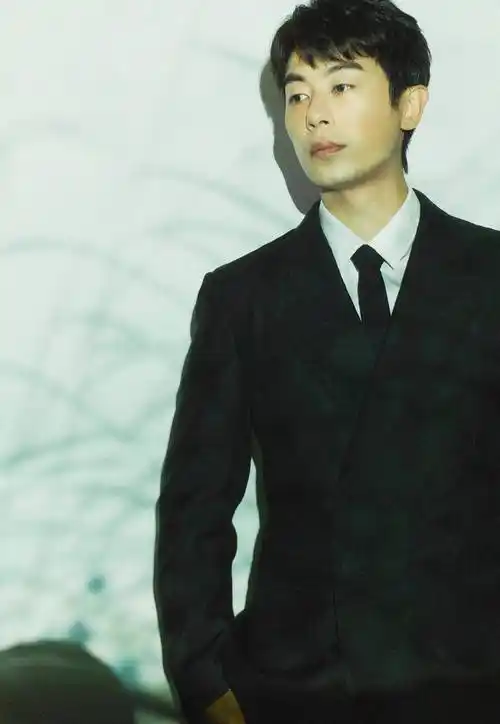 演员朱亚文,妻子结婚8年不会做饭,做2个女儿的爸爸也幸福_沈佳妮_父亲