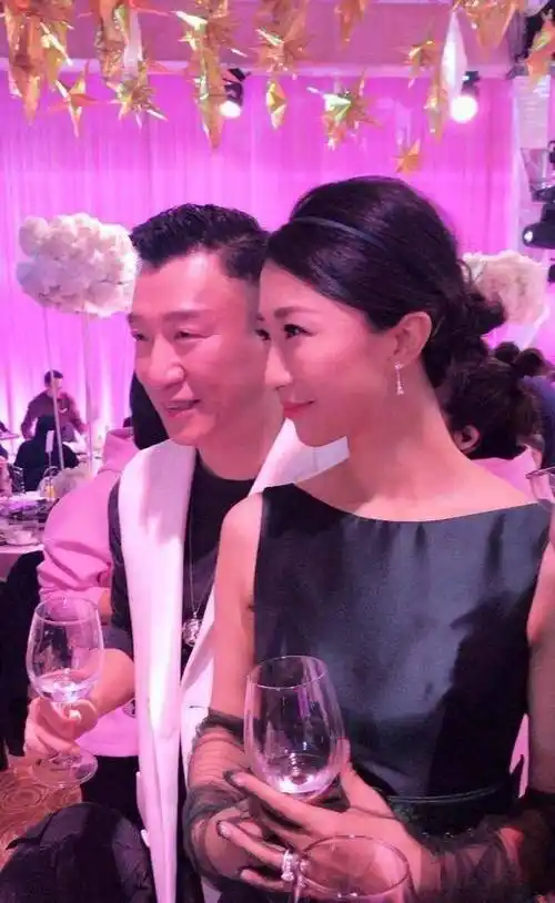 一向"雪藏"妻子的孙红雷,为啥一反常态,要捧王骏迪"上位"?