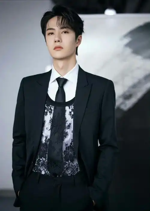 王一博#一些正装,一些禁欲#王一博的考古日常