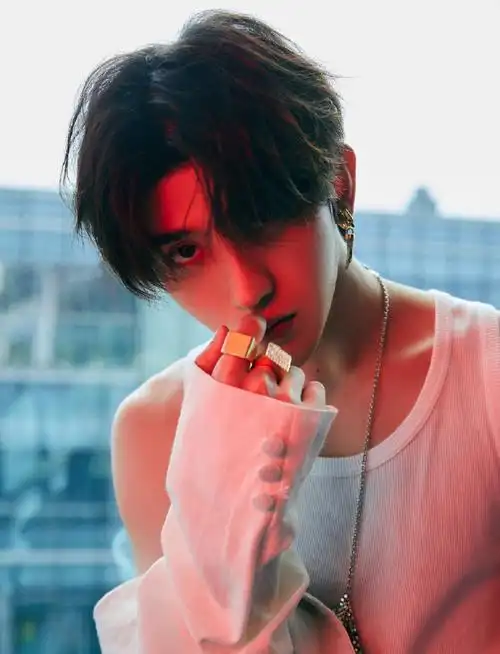 2020亚太区最帅最美面孔#蔡徐坤占据tccasia公布的"2020亚太区姿Ё