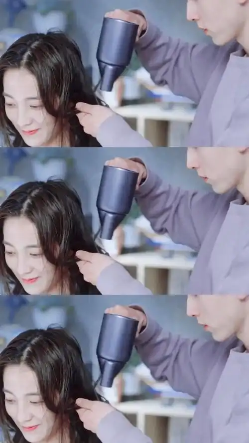 精彩影视#南晰终于和夏芮同居了,第一次为女生吹头发,南晰也太暖心了