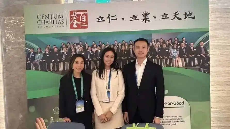 霍启文是霍启刚的堂弟