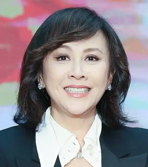 刘嘉玲回应删杨颖好友,几年在微信上没有交流的,我可能就忘了加_baby