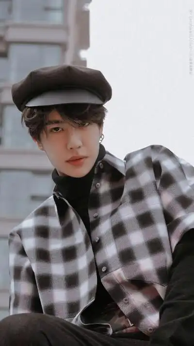 王一博戴贝雷帽真的好可!