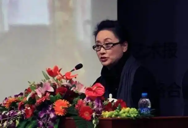 春晚大佬郎导的四段情史|马艳丽|郎昆|杨丽萍|郭峰_网易订阅