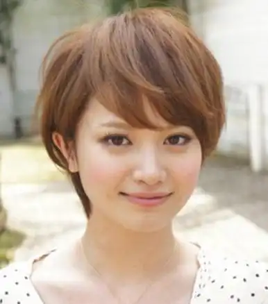 女生小圆脸适合什么样式的短发 脸圆适合什么中短发_爱美网发型