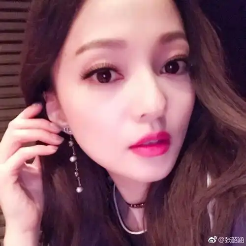 张韶涵歌手被称行走的cd出道11年依旧饱满童颜涵式高光你值得拥有