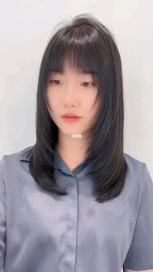 层次感中长款发型