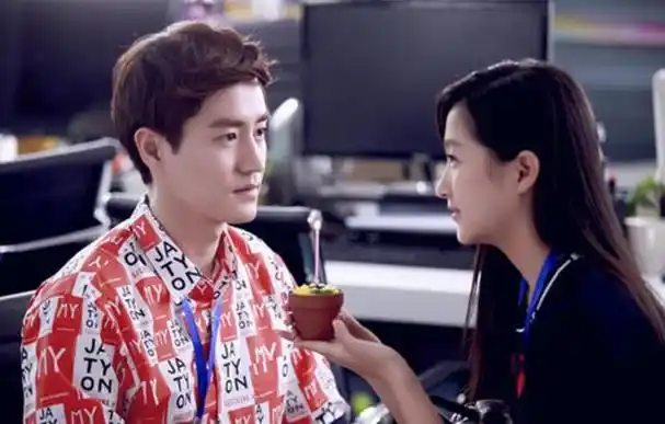 演员杨玏父亲是国家一级演员杨立新出道14年能走红全靠自己