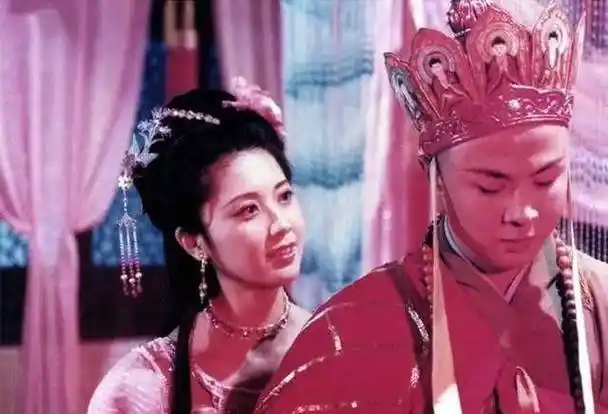 唐僧迟重瑞的下场,入豪门吃软饭,因继子留光头,称呼妻子为您_老哥