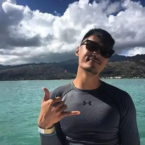 余文乐闭关10个月练出酷炫肌肉型男身材刷爆了朋友圈