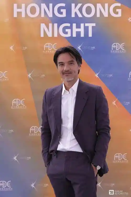 冯德伦拍摄纪录片力捧美国霸王级新人娅娅