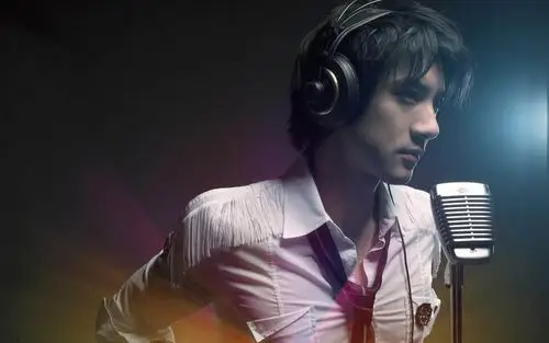 首页 桌面壁纸 王力宏帅气写真高清壁纸上一张下一张查看原图