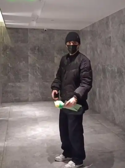 邓伦被封杀一年后,容貌大变认不出,开直播向粉丝袒露心声