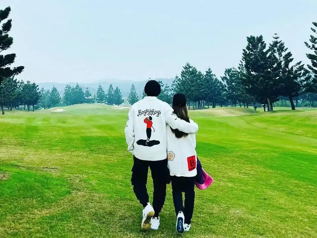 背影 #周杰伦 #昆凌 #每一个幸福瞬间都值得被 - 抖音