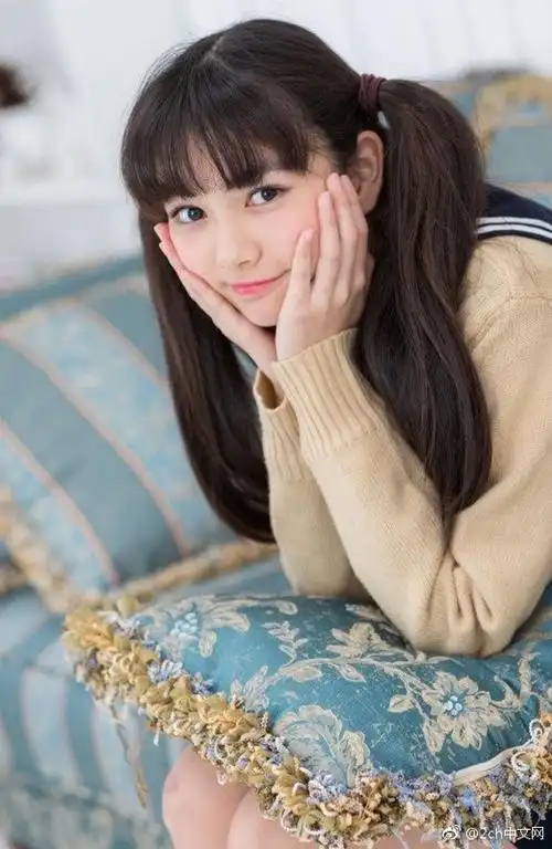 2ch穿着毕业服的12岁小学女生看上去完全像jk