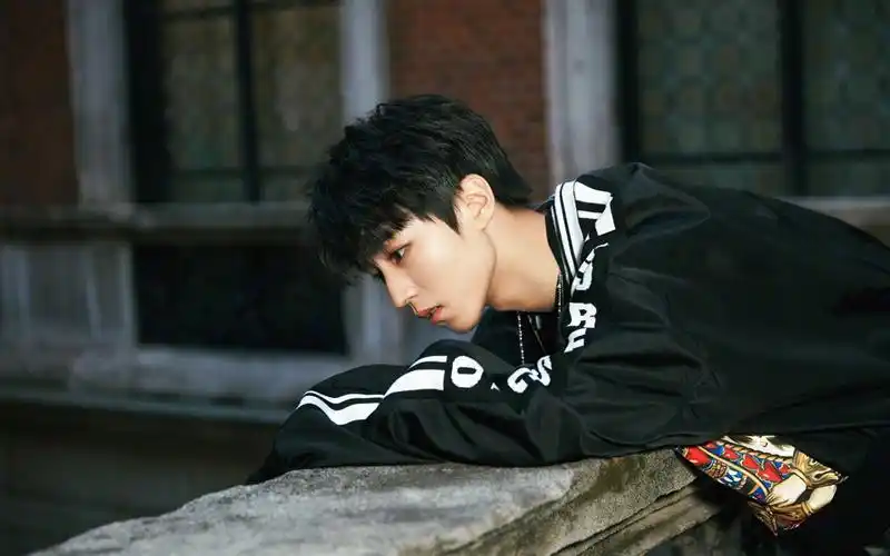 tfboys王俊凯气质帅气写真高清壁纸高清大图预览1920x1200_大陆明星下