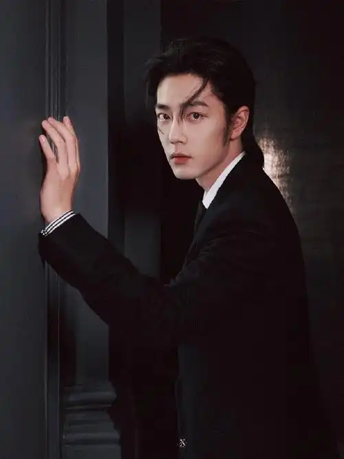 肖战##肖战条纹衬衫vs黑西装##肖战吸血鬼伯爵