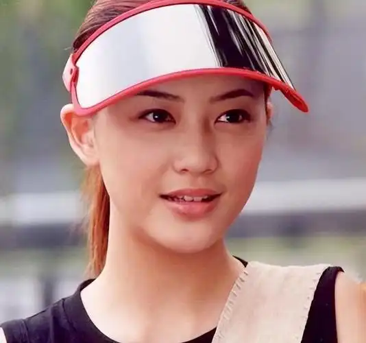 回顾"精明女人"应采儿:为何不选向佐,而是嫁家世一般的陈小春