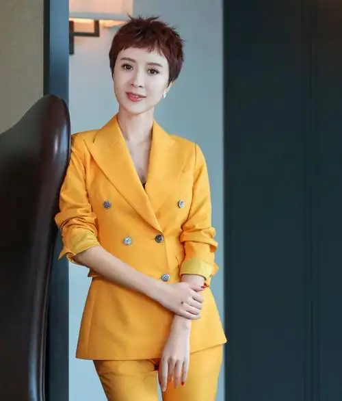 47岁阔太金巧巧逛夜市!坐大排档直播吃饭,逛平价服装店疯狂扫货