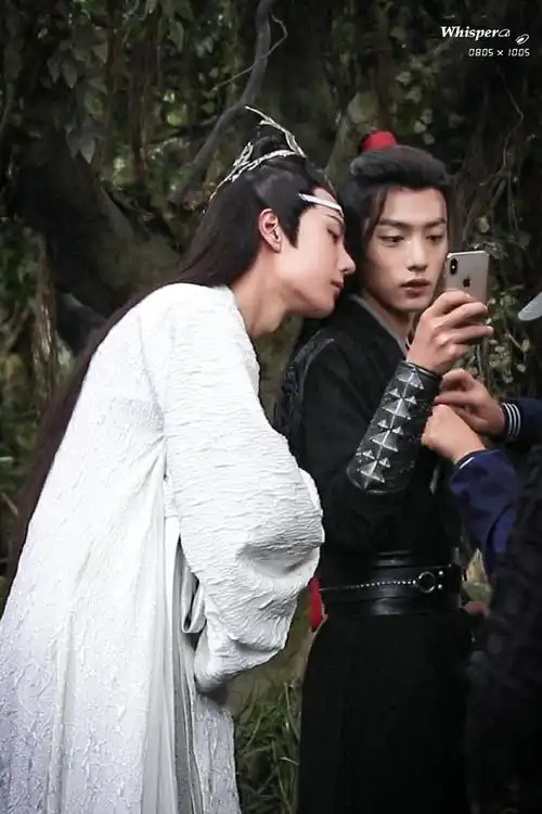 好无聊,肖战王一博出来亲个嘴我看看