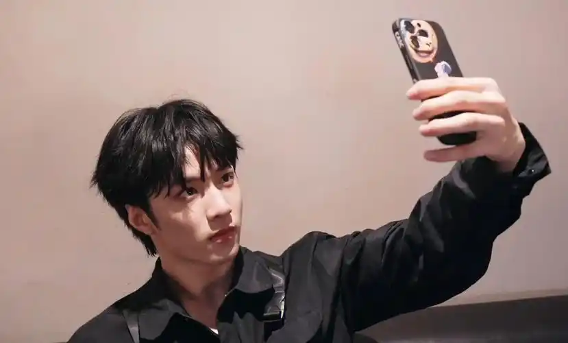 (求图私哦,自截的)#刘耀文  #刘耀文壁纸  #时代少年团刘耀文