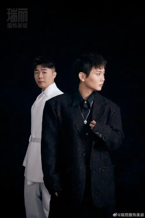 从初出茅庐,到现在青涩褪去,锋芒尽展,@孟鹤堂@周九良互撑梦想,彼此